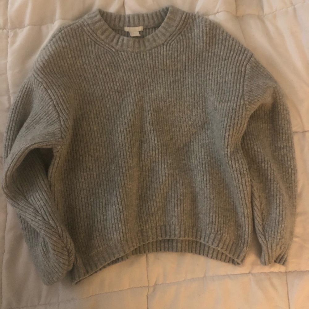 H&M GREY SWEATER